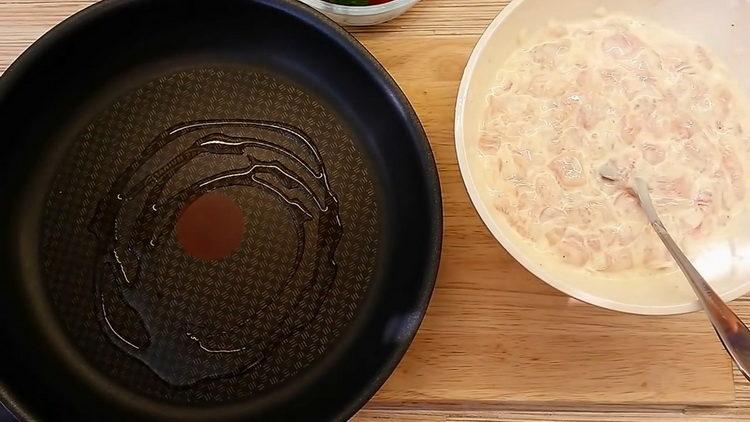 Tinadtad na fillet ng manok ayon sa isang hakbang-hakbang na recipe na may larawan