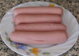 Paano magluto ng mga sausage: isang simpleng hakbang-hakbang na recipe na may isang larawan.