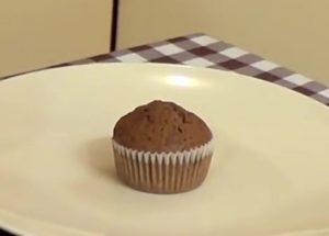 gumawa ng mga chic na muffins na tsokolate na may isang simpleng recipe